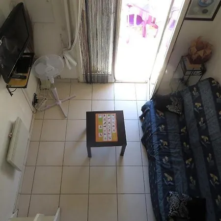 Coquette Bien Equipee Avec Et Mezzanine * Agde