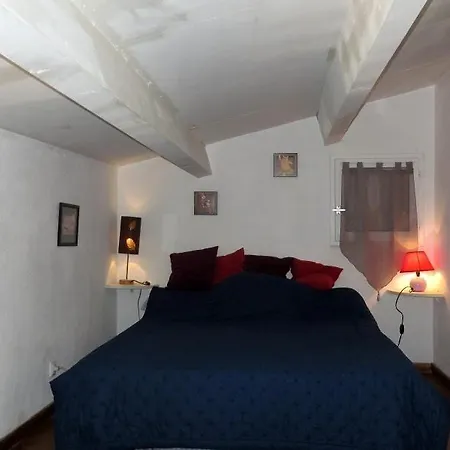 Coquette Bien Equipee Avec Et Mezzanine Villa *